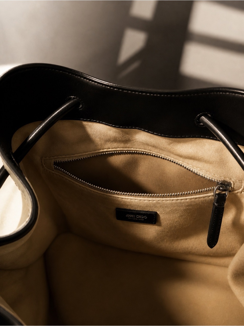 Designer Set:
Jimmy Choo Cinch L Bucket Bag + Gucci GG Monogram Hobo size M - Picture 10 of 17